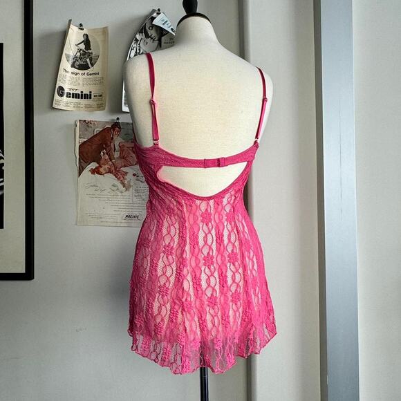 Pink lace bustier lingerie top - Picture 2 of 6